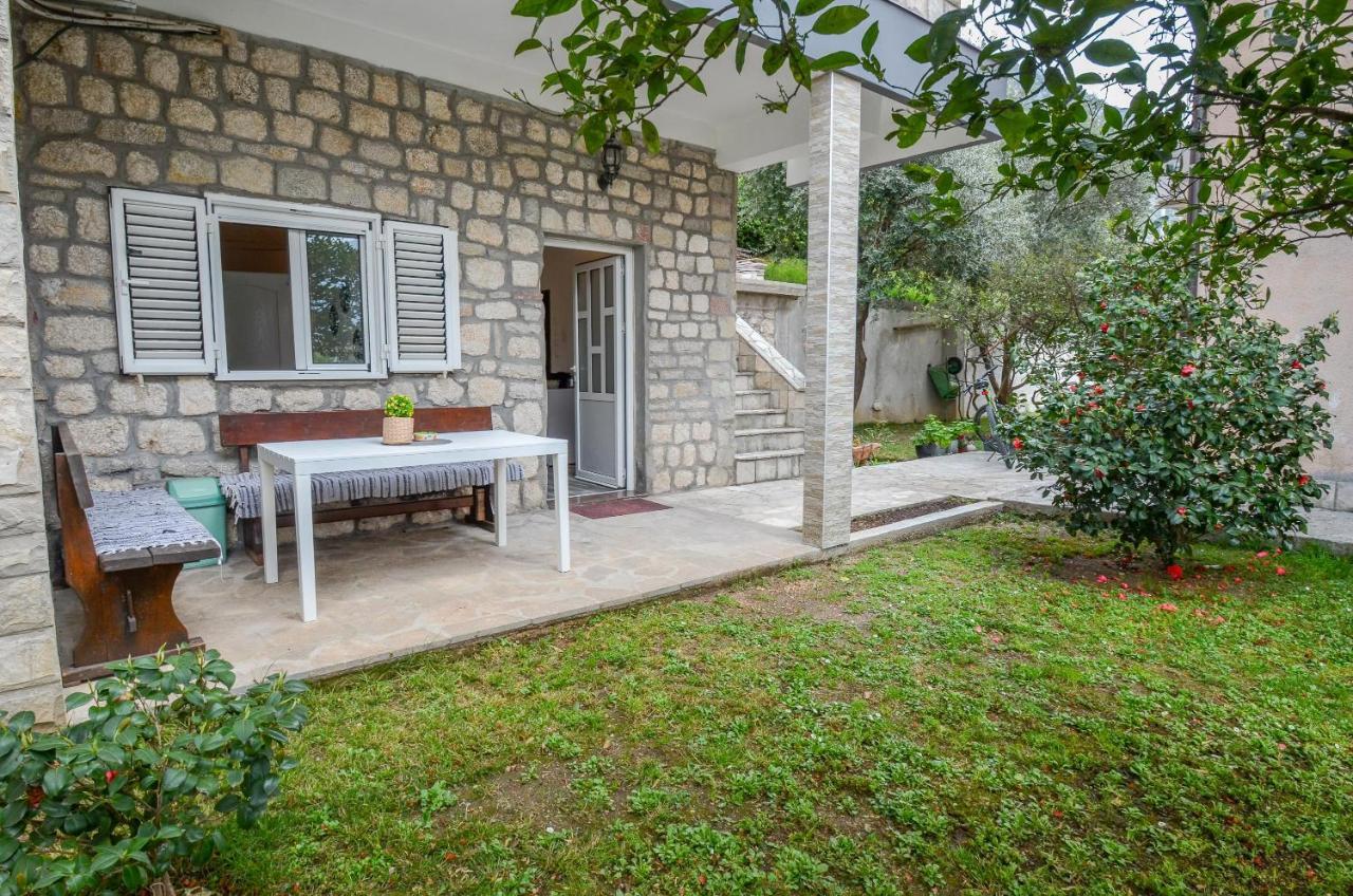 Modern Seaside Escape - Stunning Sea View - Private & Stylish Apartment Kotor Bagian luar foto