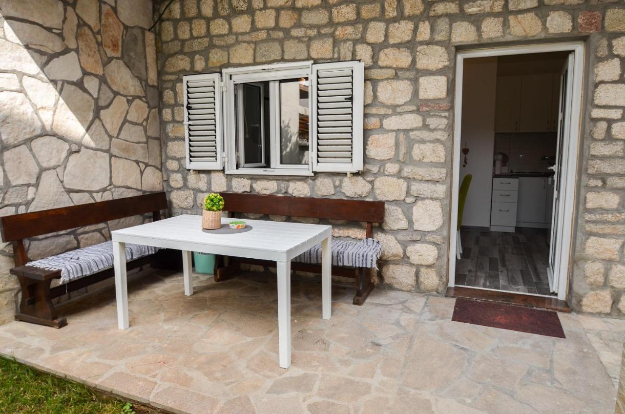 Modern Seaside Escape - Stunning Sea View - Private & Stylish Apartment Kotor Bagian luar foto