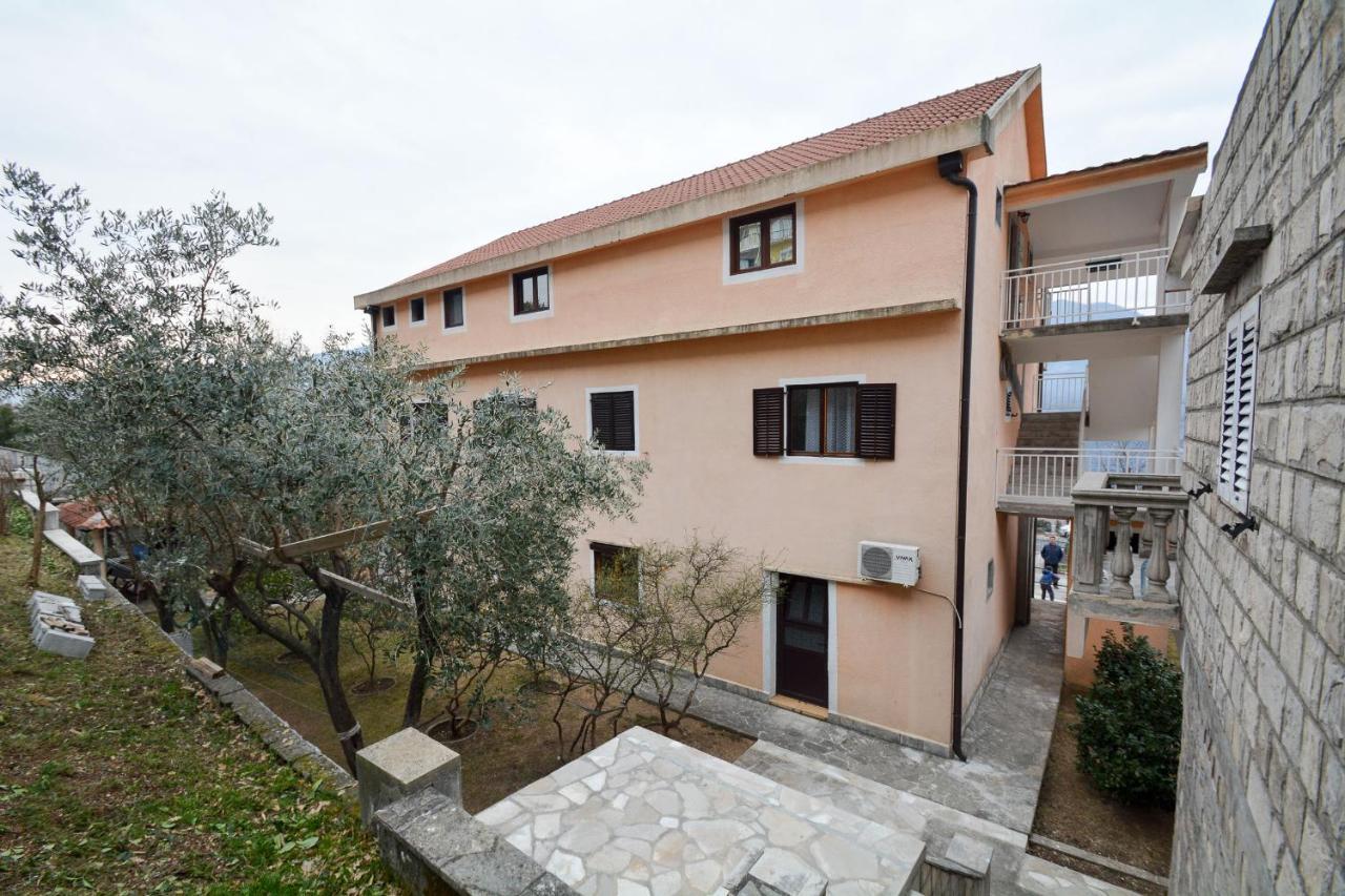 Modern Seaside Escape - Stunning Sea View - Private & Stylish Apartment Kotor Bagian luar foto