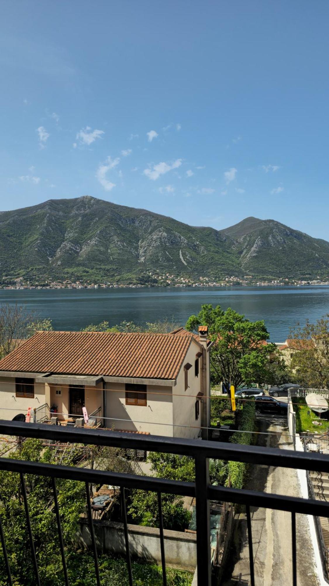 Modern Seaside Escape - Stunning Sea View - Private & Stylish Apartment Kotor Bagian luar foto