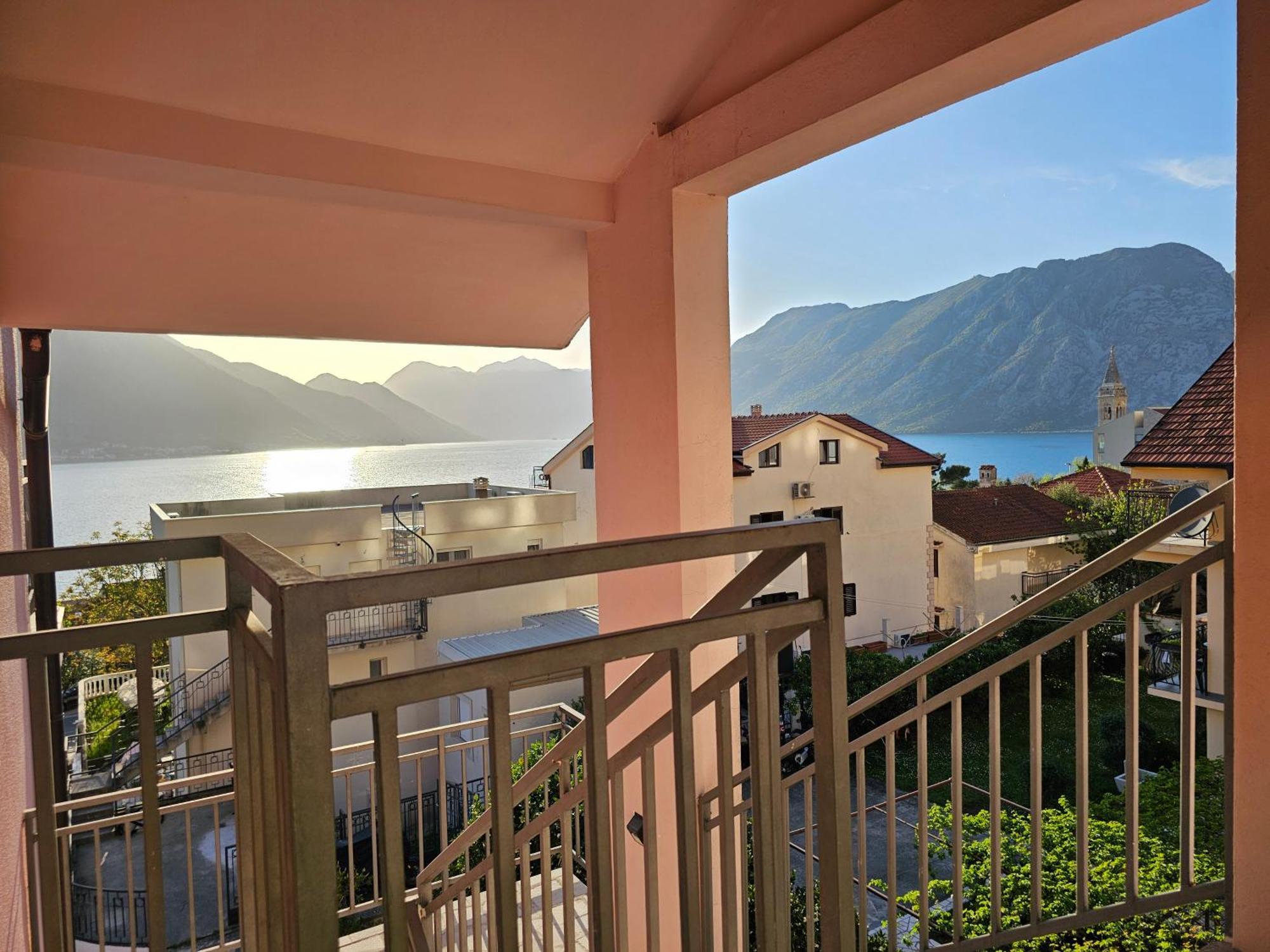 Modern Seaside Escape - Stunning Sea View - Private & Stylish Apartment Kotor Bagian luar foto