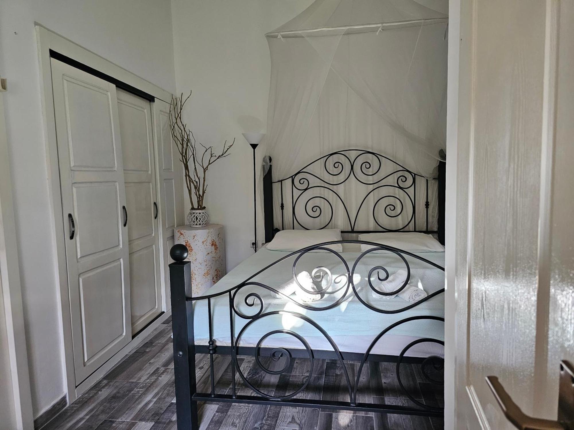 Modern Seaside Escape - Stunning Sea View - Private & Stylish Apartment Kotor Bagian luar foto
