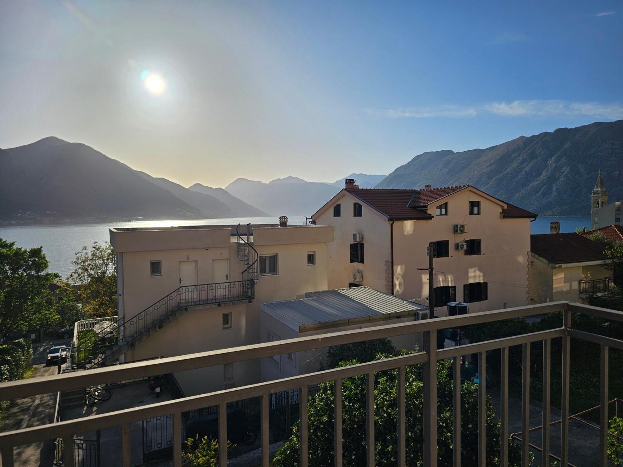 Modern Seaside Escape - Stunning Sea View - Private & Stylish Apartment Kotor Bagian luar foto