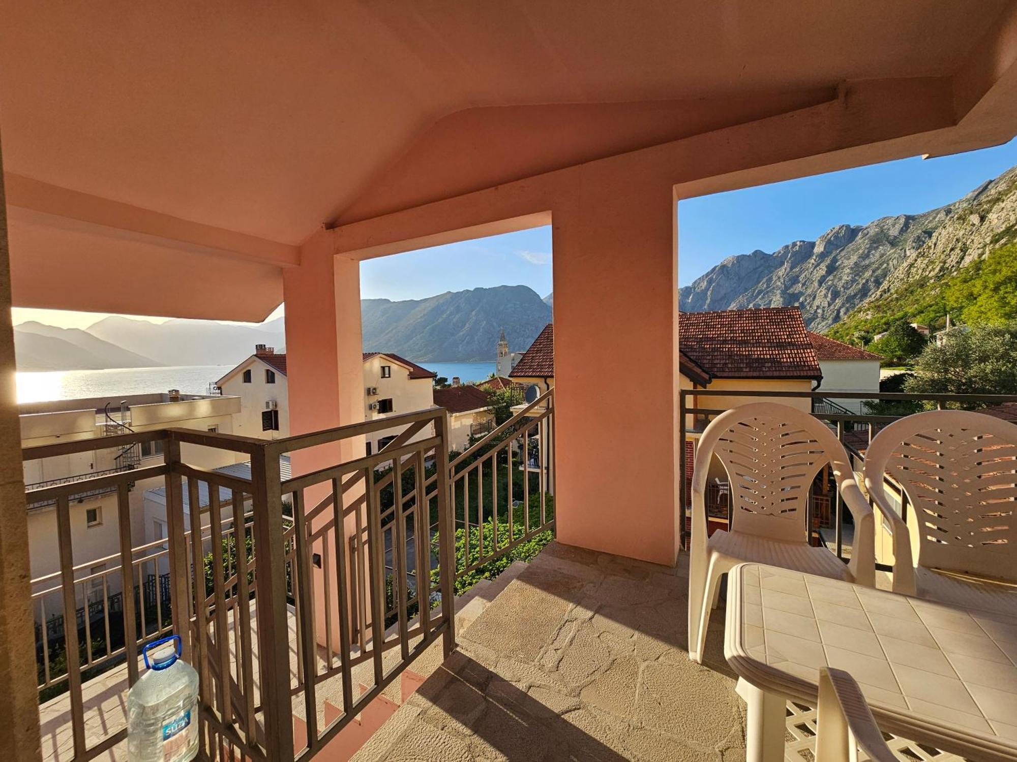 Modern Seaside Escape - Stunning Sea View - Private & Stylish Apartment Kotor Bagian luar foto