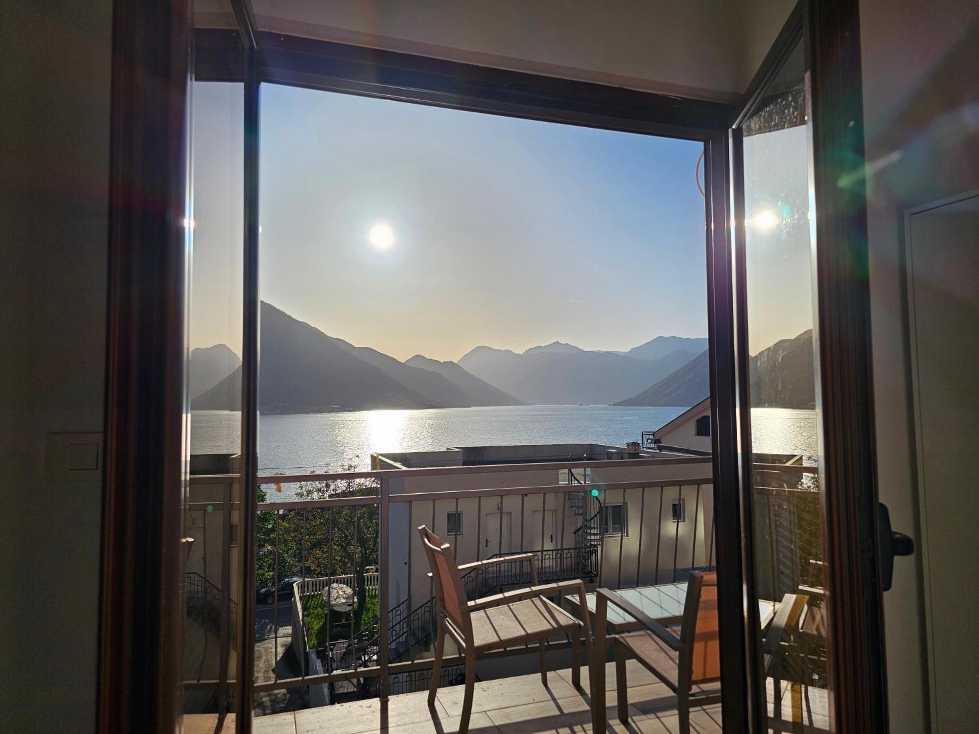Modern Seaside Escape - Stunning Sea View - Private & Stylish Apartment Kotor Bagian luar foto