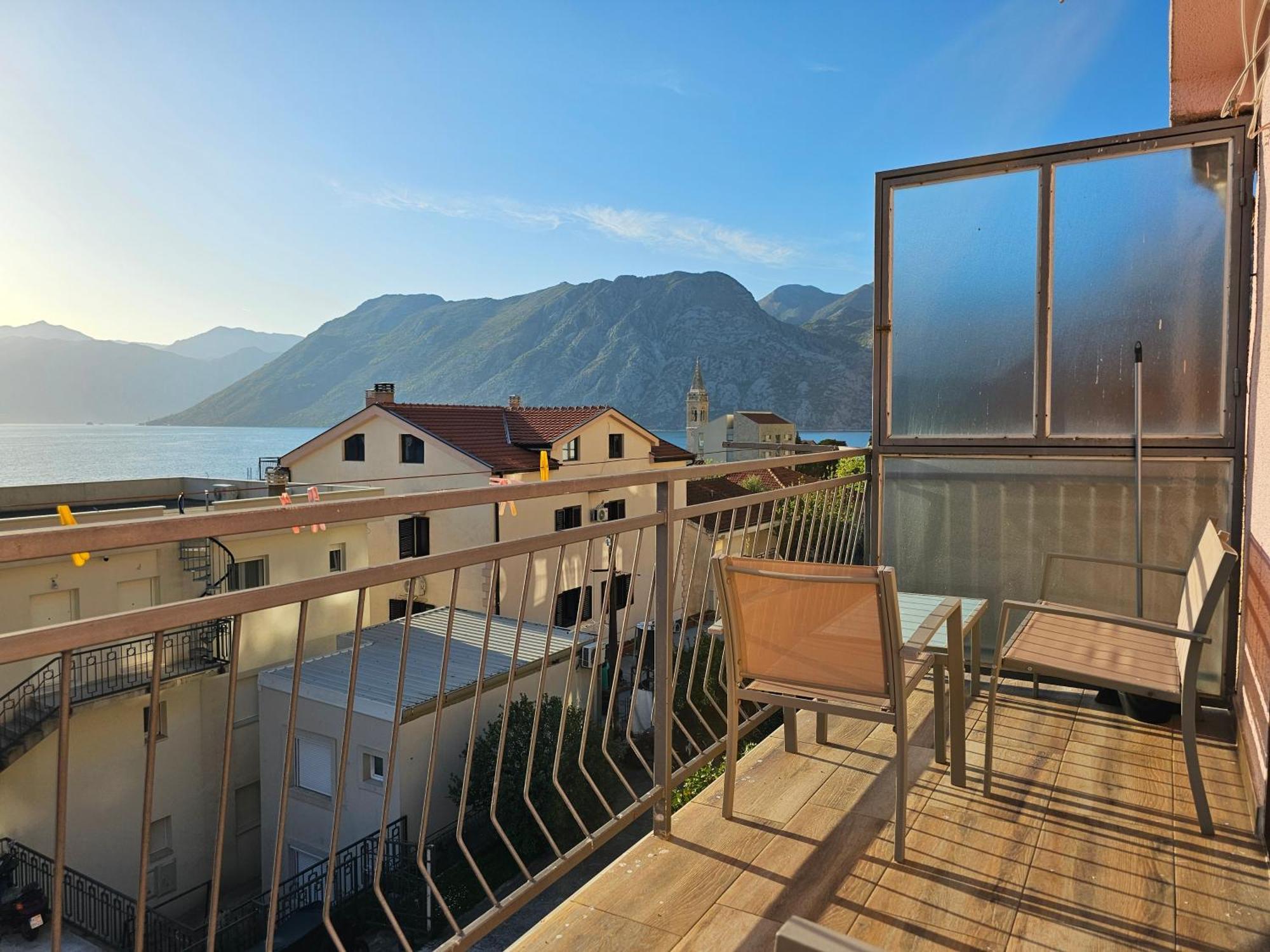 Modern Seaside Escape - Stunning Sea View - Private & Stylish Apartment Kotor Bagian luar foto